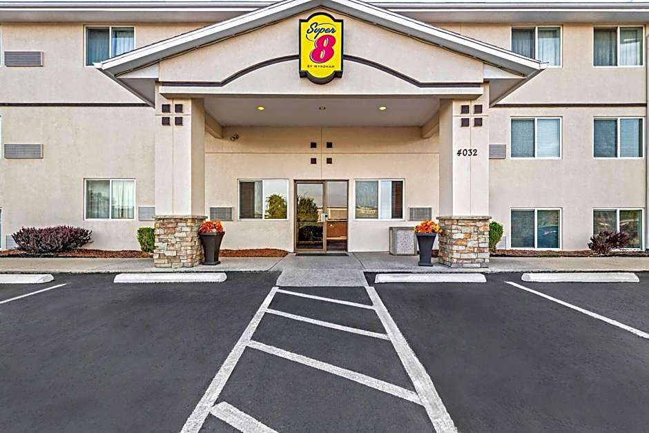 Super 8 by Wyndham Independence Kansas City