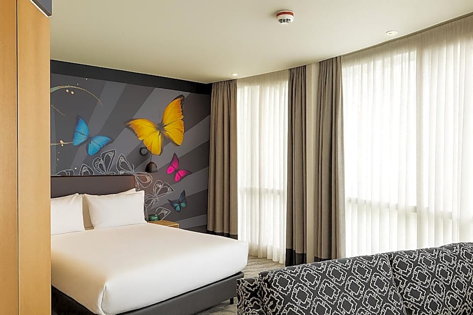 Holiday Inn Salisbury-Stonehenge By IHG