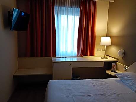 Basic Double Room