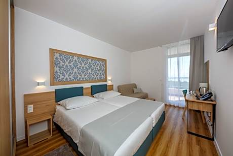 Family Room with Sea View