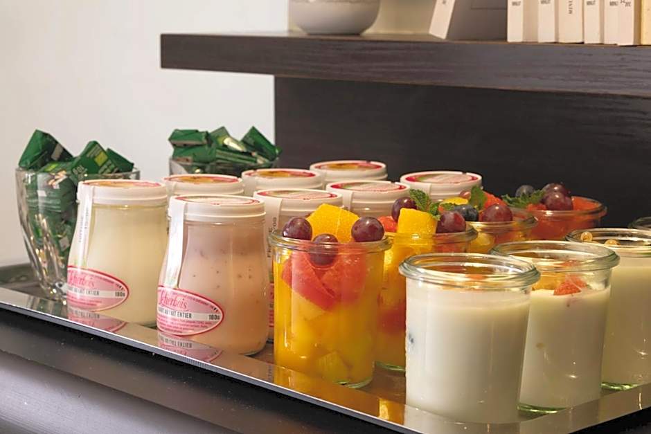 Midnight Hotel Paris