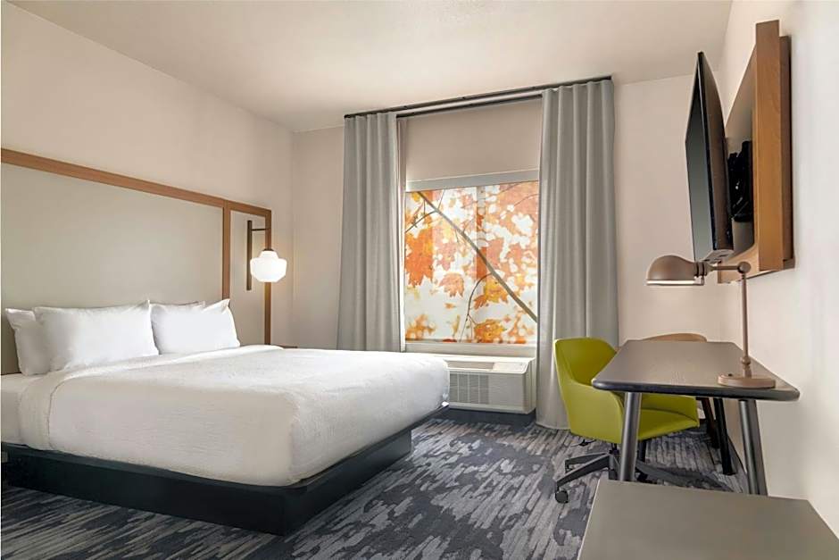Fairfield by Marriott Inn & Suites Kansas City at The Legends