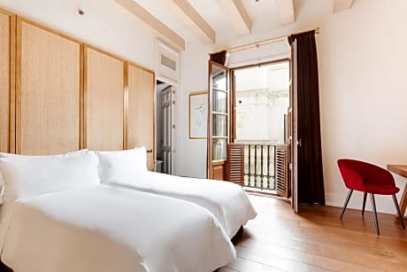 Twin Room with City View