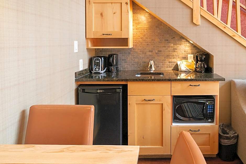 Fox Hotel And Suites