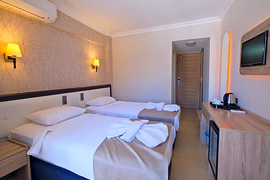 Moni Hotel