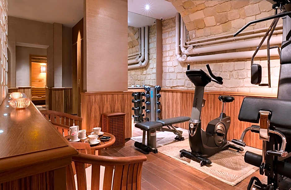 Rochester Champs-Elysees Hotel