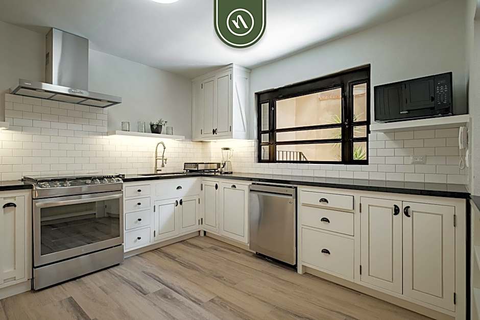 Amazing House in City Center - Rooftop - Skyline