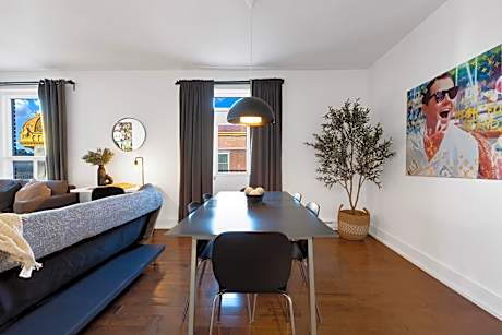 Four-Bedroom Apartment with Balcony