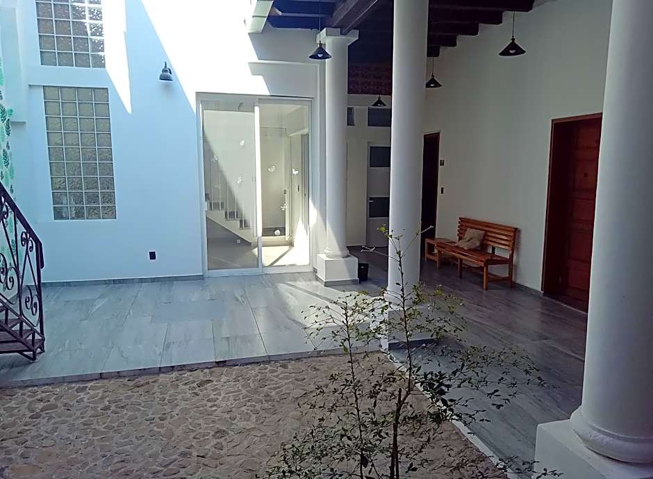 El Salto de Camela - Vera y Espín Hostal