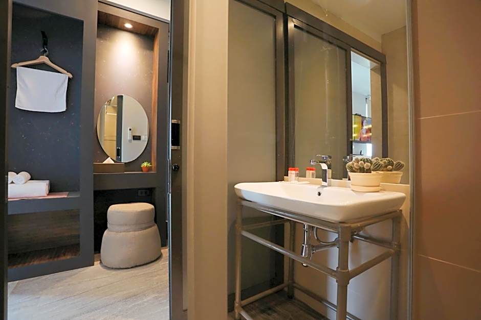 The River House Chiangkhan Hotel