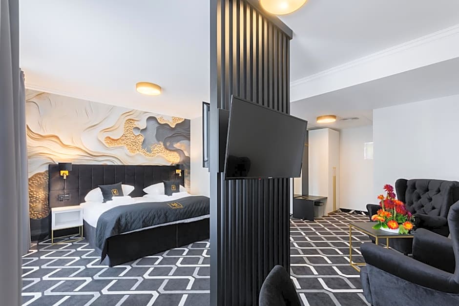 Hotel Lantier & Swimming Pool Zone