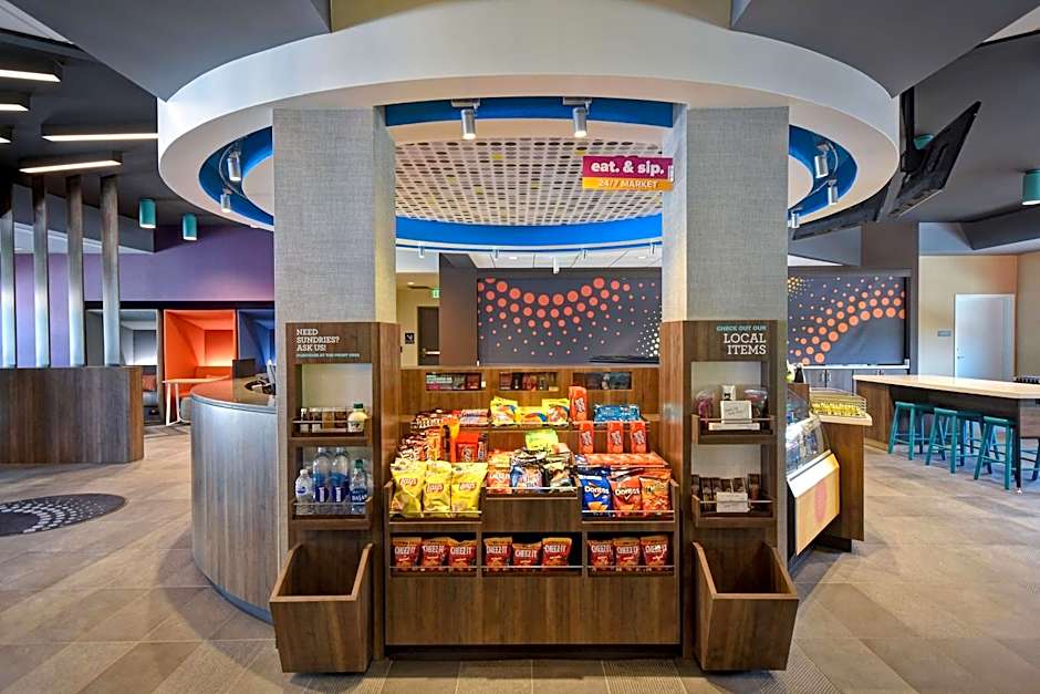 Tru by Hilton Manchester Downtown