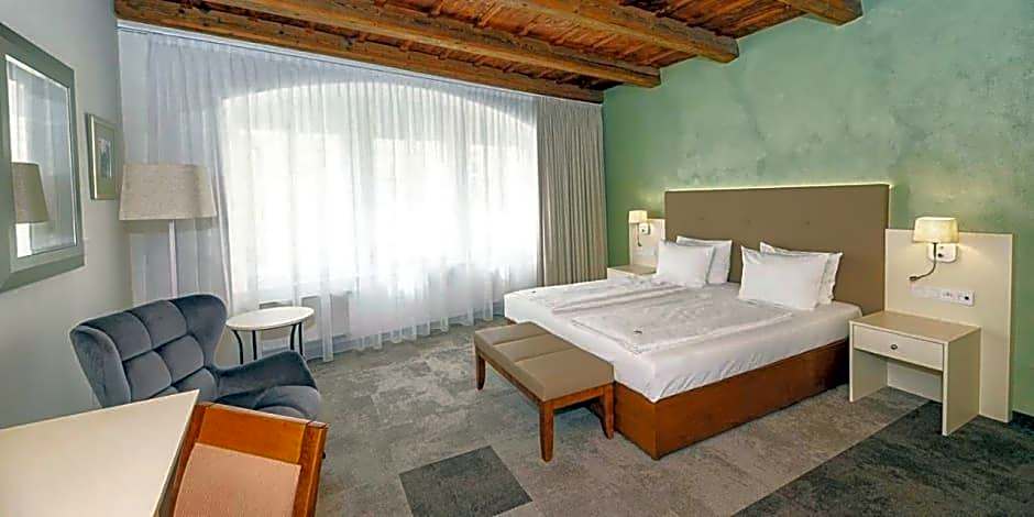 The Golden Wheel Boutique Hotel