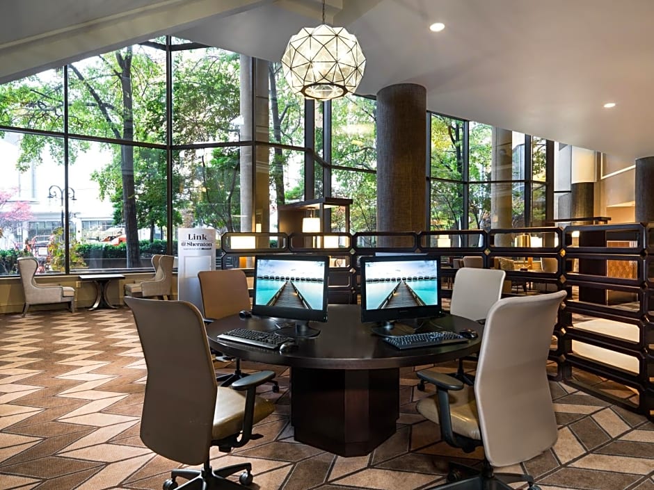 Sheraton Memphis Downtown Hotel