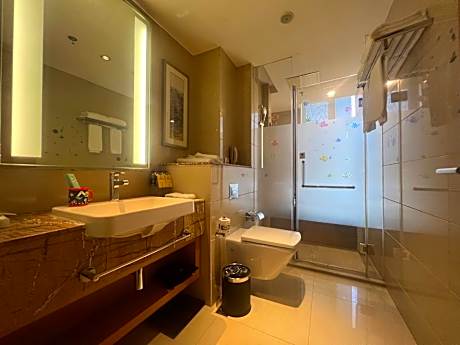 Family Room - Non-Smoking