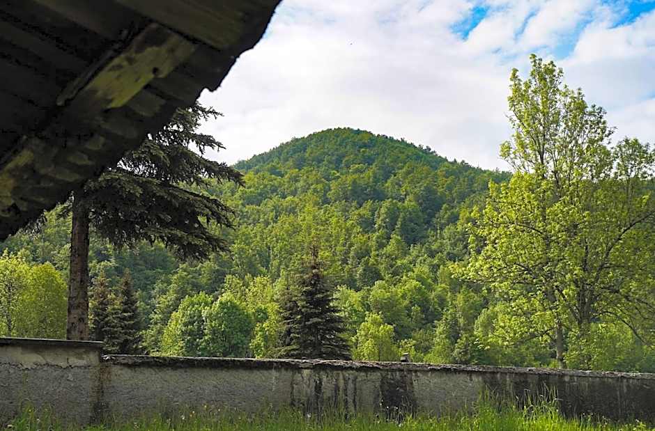 Planinarski dom ''Bijele stijene'' Mountain lodge