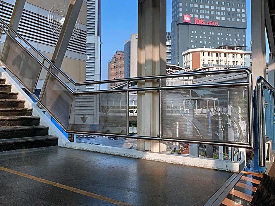 Ibis Bangkok Siam Hotel