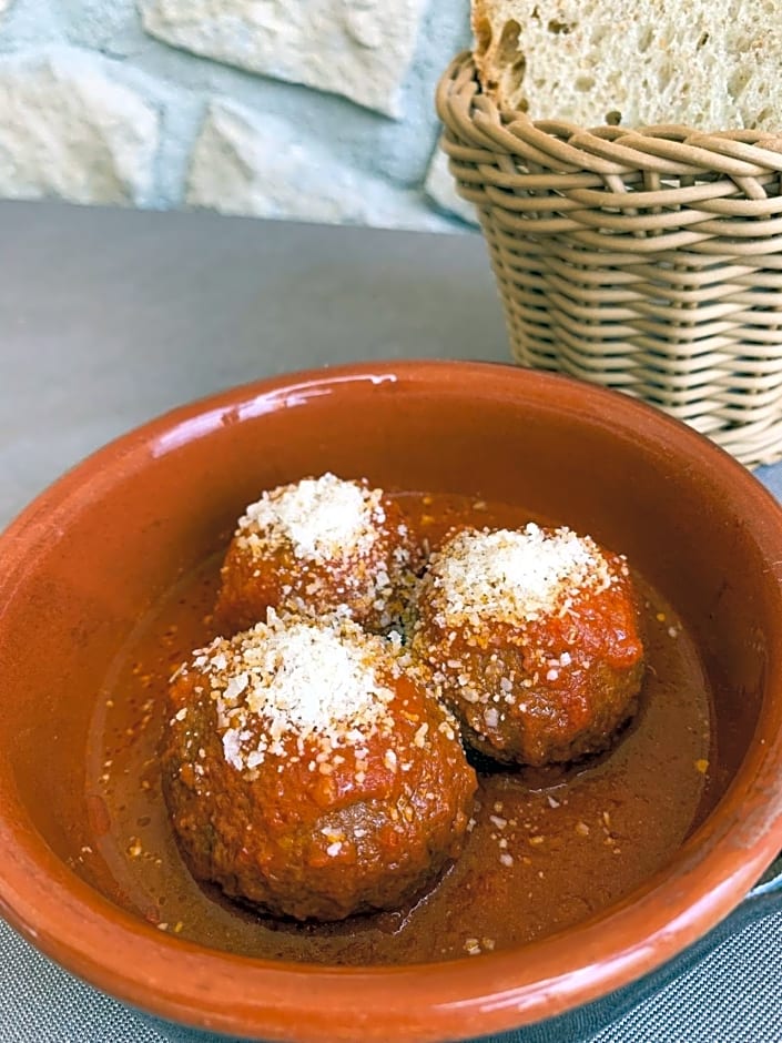 Terrae Eremis: Ristorante, Bar, B&B