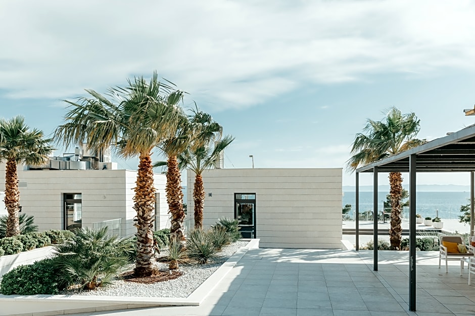 Romana Beach Apartments