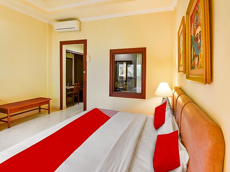 Super OYO Townhouse Oak Maxi Hotel Legian