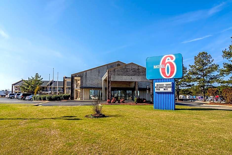 Motel 6-Kenly, NC