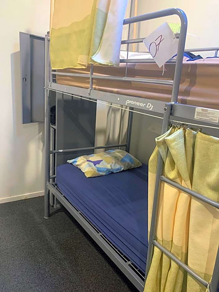 Metro Adventurer Backpackers