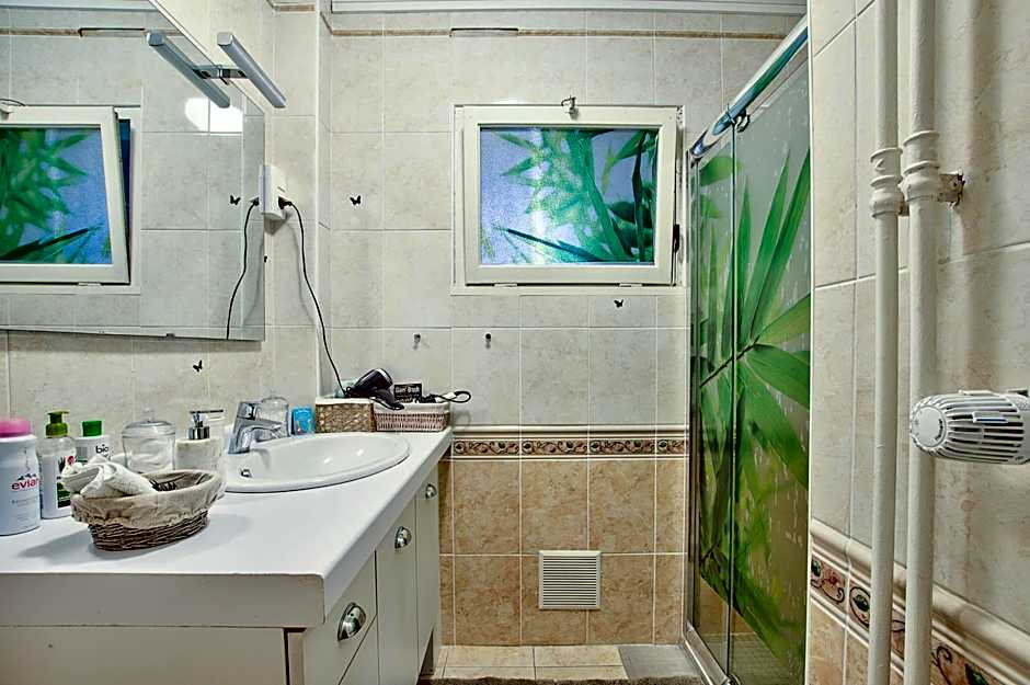 NATURALBNB - Superbes chambres d'h¿tes, au calme, parking s¿ris¿ gratuit, copieux petit d¿ en option