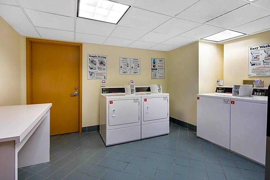 La Quinta by Wyndham Haywood Mall-Near Greenville Downtow