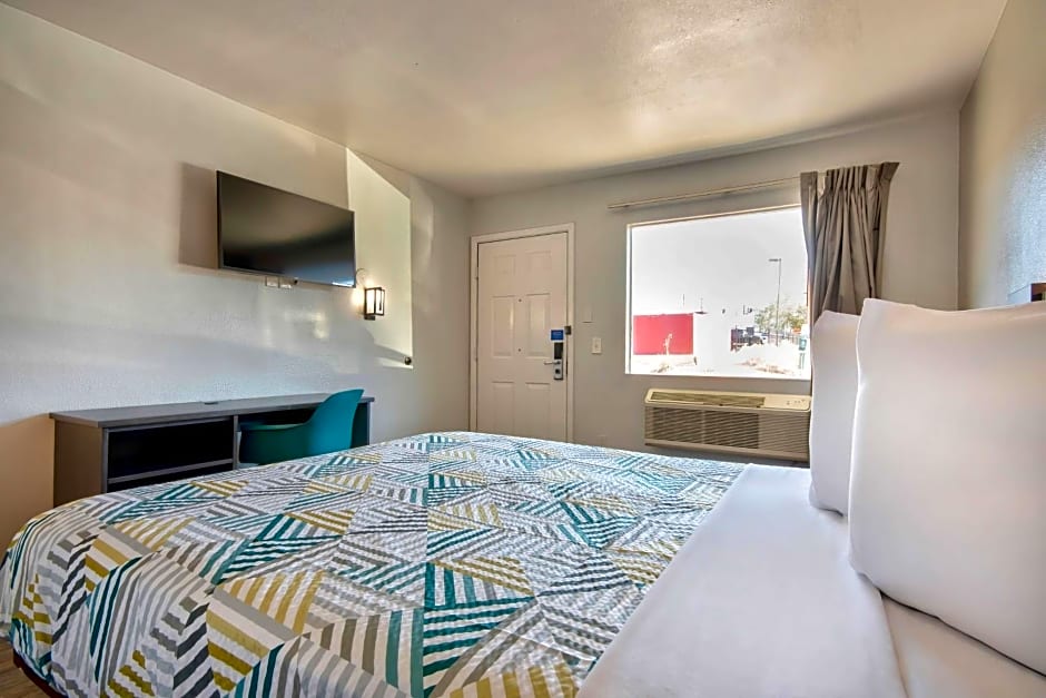 Motel 6-Albuquerque, NM - Carlisle