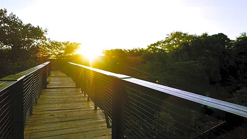 PrideInn Mara Camp & Cottages