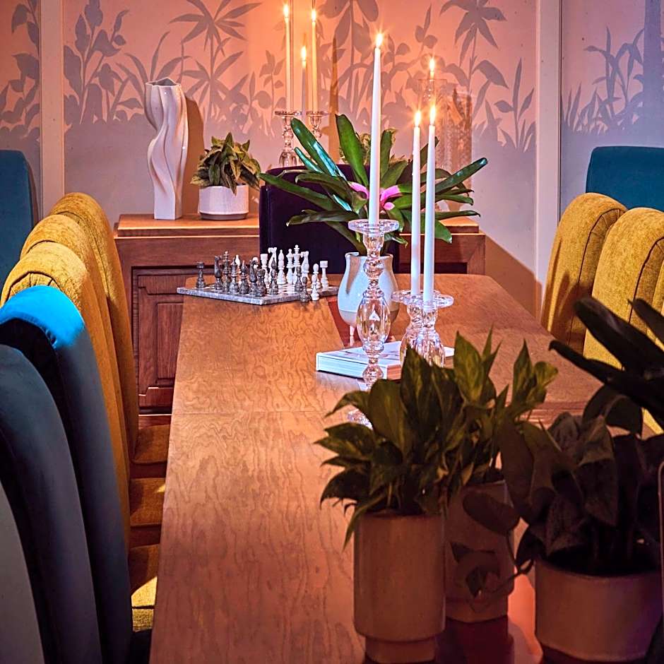 The Drayton Hotel Savannah, Curio Collection by Hilton