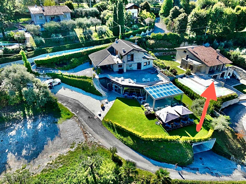 Vela di Soleville camere con e senza vista lago con ristorante & pizzeria