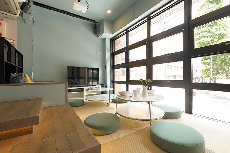 hostel DEN
