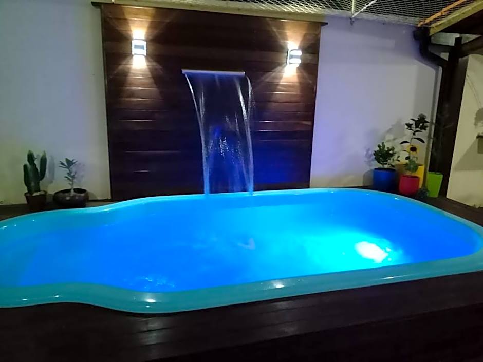 Casa com Piscina perto da praia