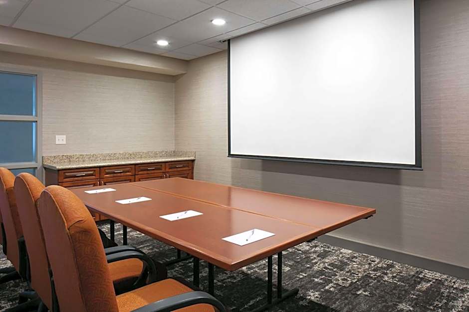 Hampton Inn By Hilton & Suites West Bend