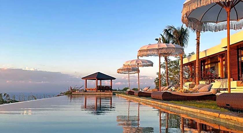 Uluwatu Sunset Hills