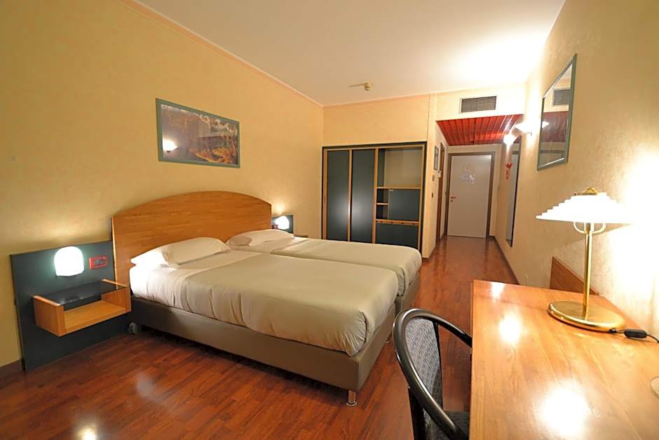 Sun Hotel