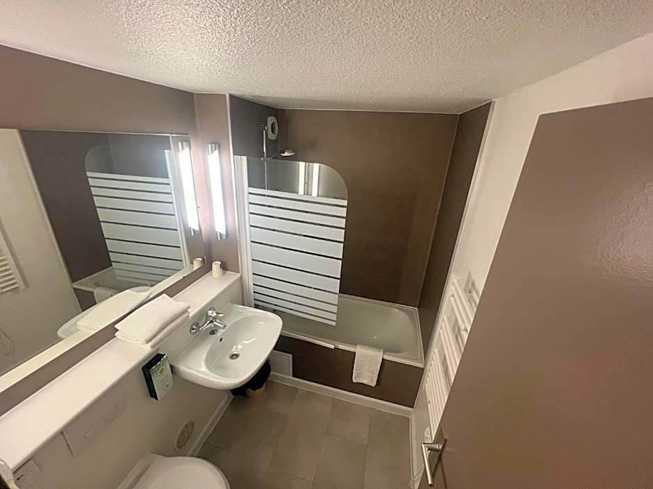 Kyriad Fontenay - Tresigny