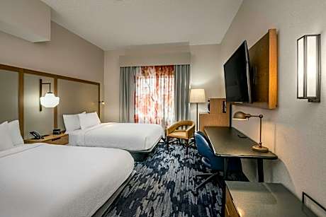 Queen Room with Two Queen Beds and Bathtub - Mobility Access/Hearing Accessible