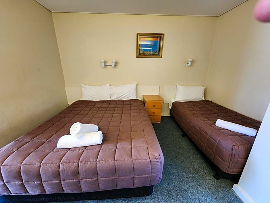Hume Inn Motel