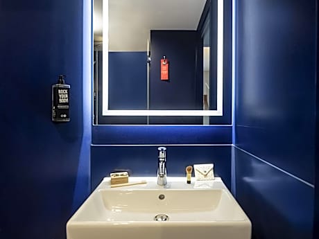 Standard Room with Two Single Beds