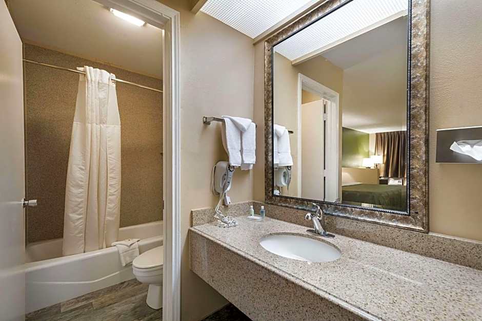 Quality Inn & Suites Garland