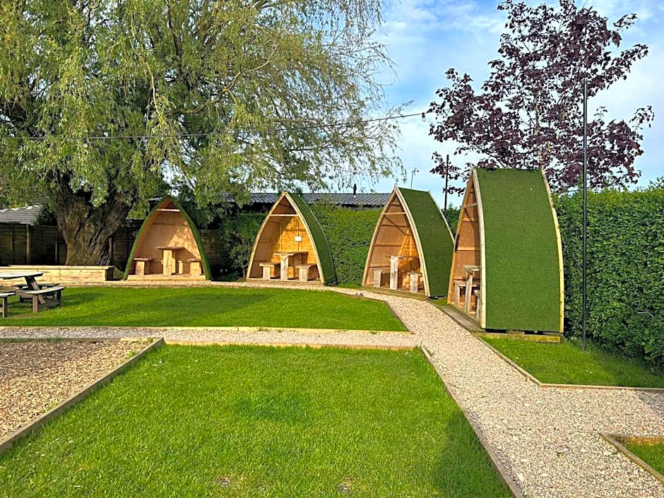 Black Bull Retreat, Barmston with Private Hot Tubs