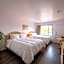 6267 Persepolis Inn