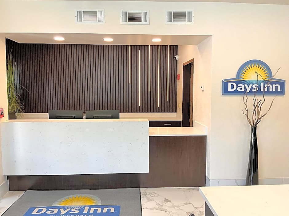 Days Inn by Wyndham Arlington