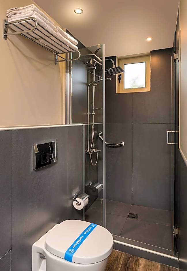 Elotis Suites