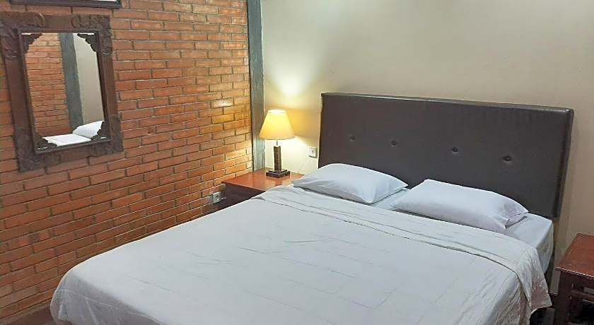 Ndalem Maharani Guest House