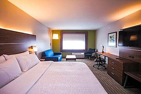 1 King Suite Mobil Access Roll Shower