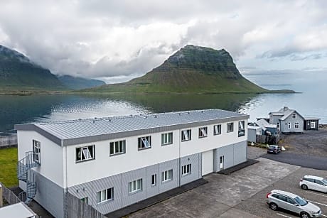 Stöð Guesthouse and apartments