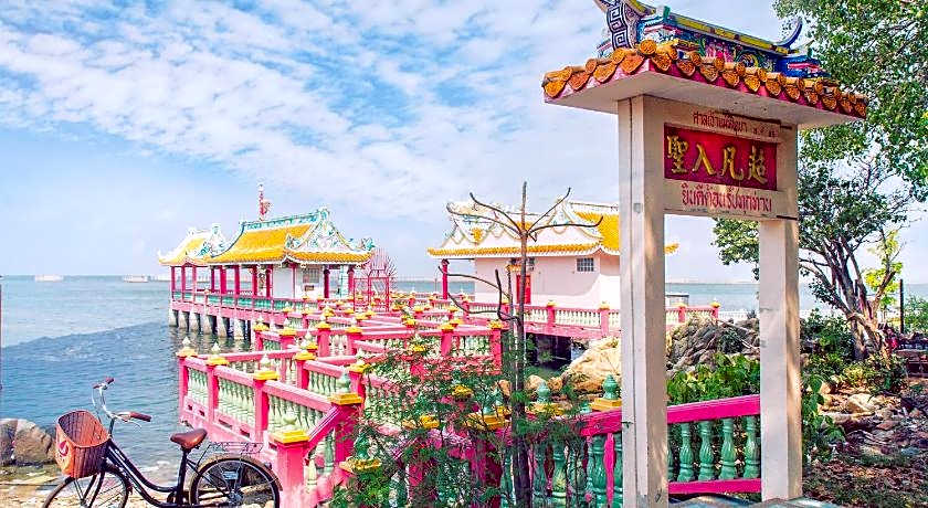 Kroque Boutique and Bistro Hotel